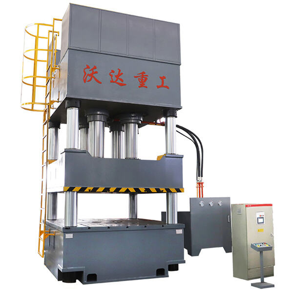 Craft high-quality pallets quickly and easily with our hydraulic press