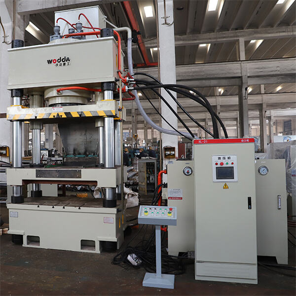 Maximierung der Produktivität mit hydraulischen Pulverformmaschinen