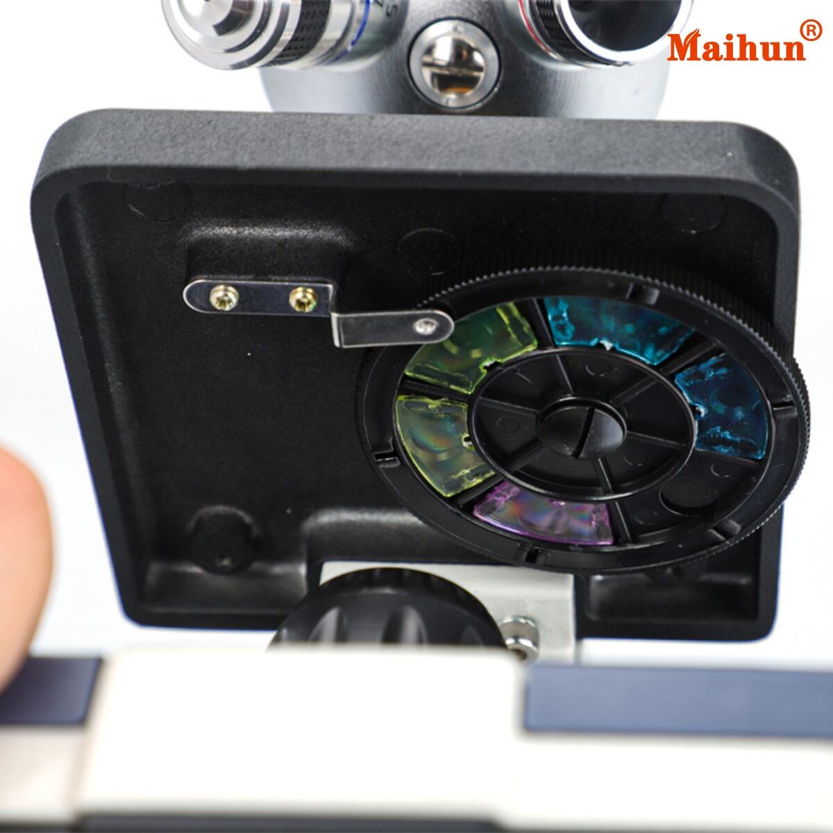 Where Dissecting Microscopes Are Most Commonly Used in Industry and Education