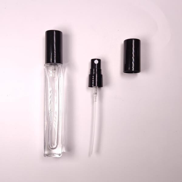 Easily refillable mini atomisers make it simple to switch up your fragrance.