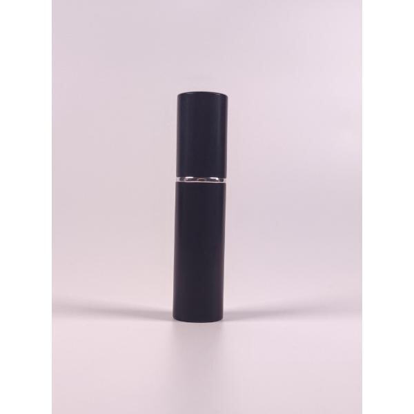 The spray nozzle allows for controlled and even distribution of liquids.