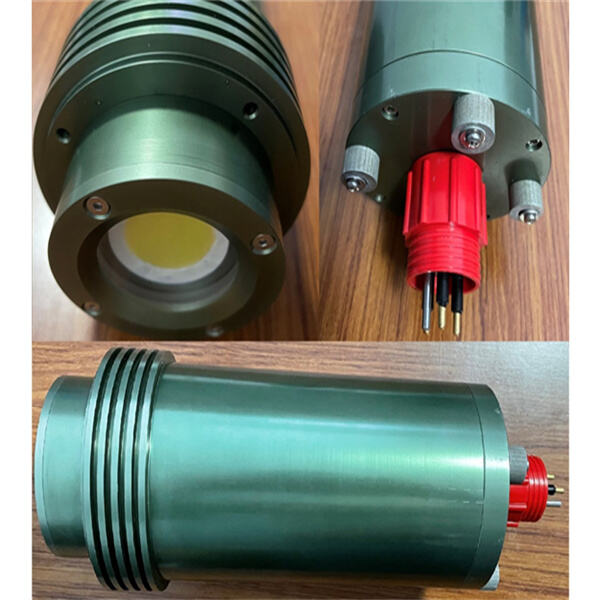 Entdecke die Schönheit unter der Oberfläche mit unserer 100W-Unterwasserlampe.