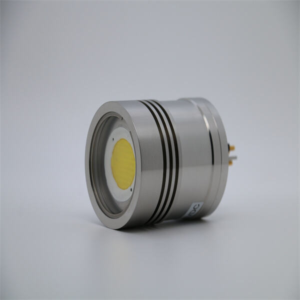 Lys opp natten med 10000 lumens LED-brillans
