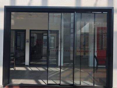 Aluminium-Schiebetüren im Minimalistischen Wohn design
