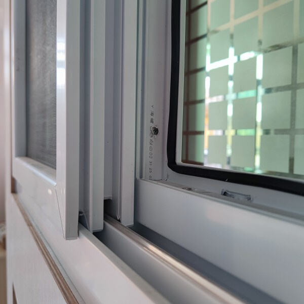 Verbessern Sie die Sicherheit und maximieren Sie das natürliche Licht mit uPVC Schiebefenstern