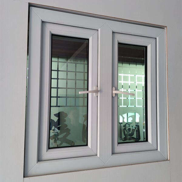 מדוע חלונות UPVC מסוג דלת הם בחירה פופולרית עבור בעלי בתים