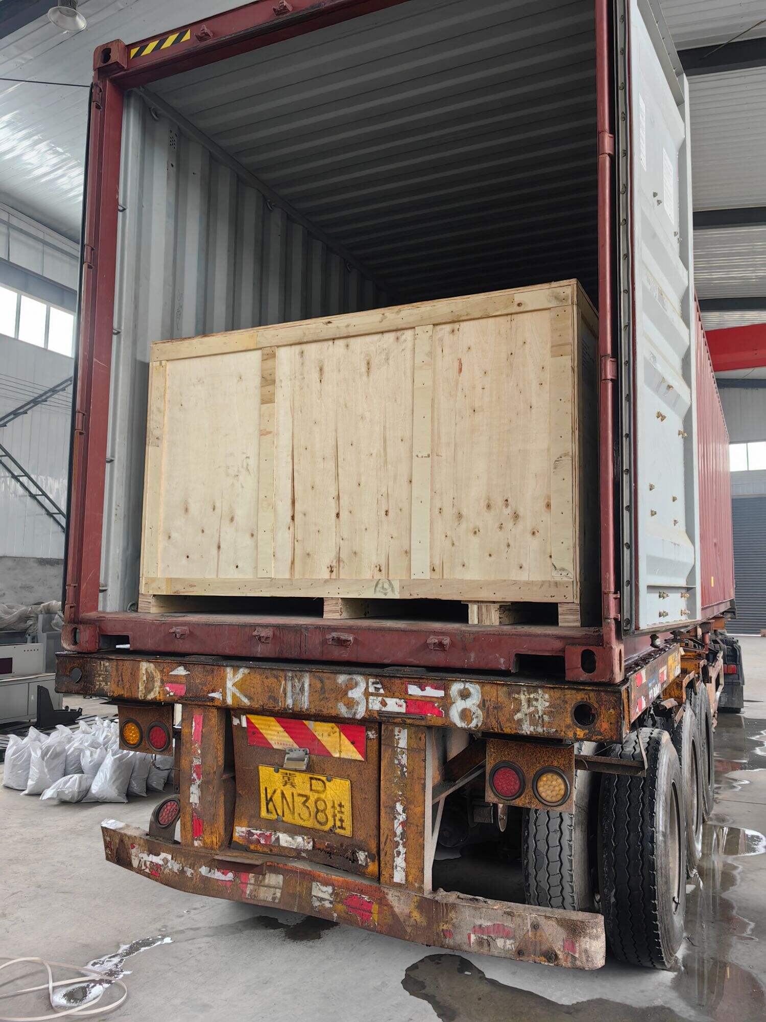 Dây chuyền sản xuất đinh cuộn đã nạp thành công container