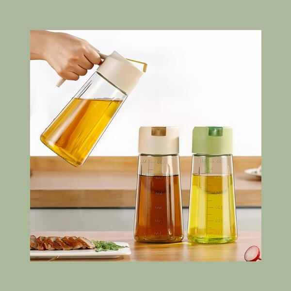 Store and pour cooking oils with precision using this handy glass oil bottle
