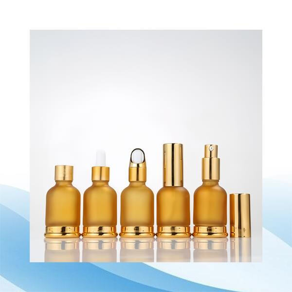 Say goodbye to plastic and hello to eco-friendly glass bottles for your essential oils