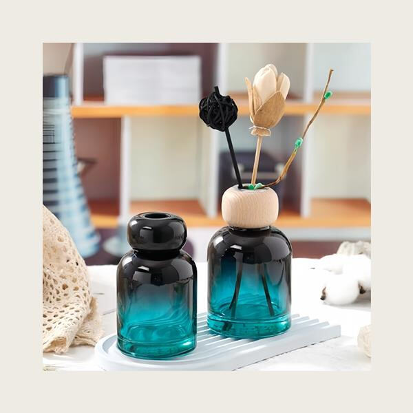 Шыны шишенен ийнеткен ароматизатор менен бөлмөңүздү жайгак ийнеге толтур