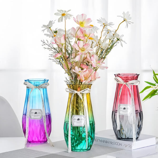 Perfectly sized crystal vase for single stem flowers or small bouquets