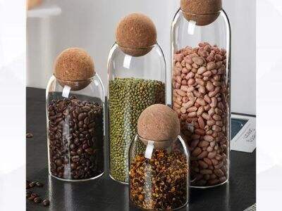 Glassburkar i olika storlekar