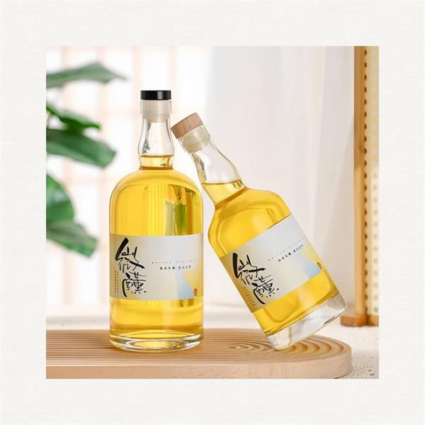 Round whiskey bottles for a modern touch