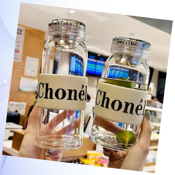 Convenient and portable, mini glass water bottles are the ideal choice for busy days