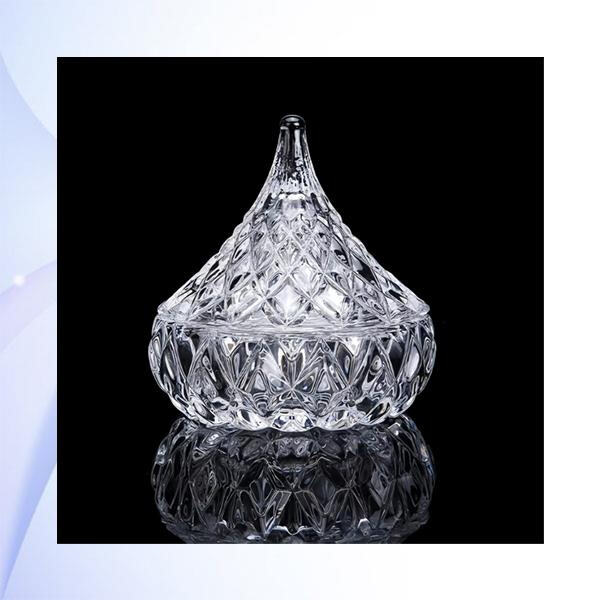 Easily identify contents with transparent glass food storage jars.