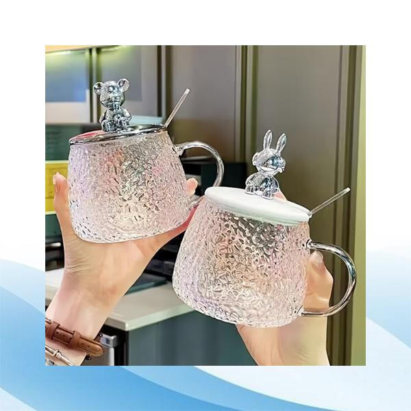 손잡이가 있는 유리 컵
