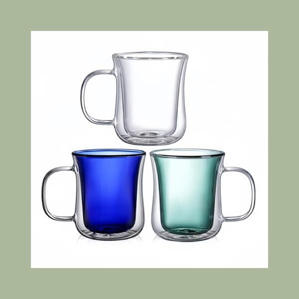 Impress your guests with a beautifully crafted crystal decanter and glasses