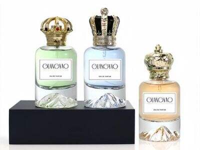 Mockup botol kosmetik kaca terbaik