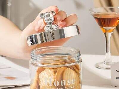 How to use a crystal decanter to enhance the ritual sense of red wine tasting?