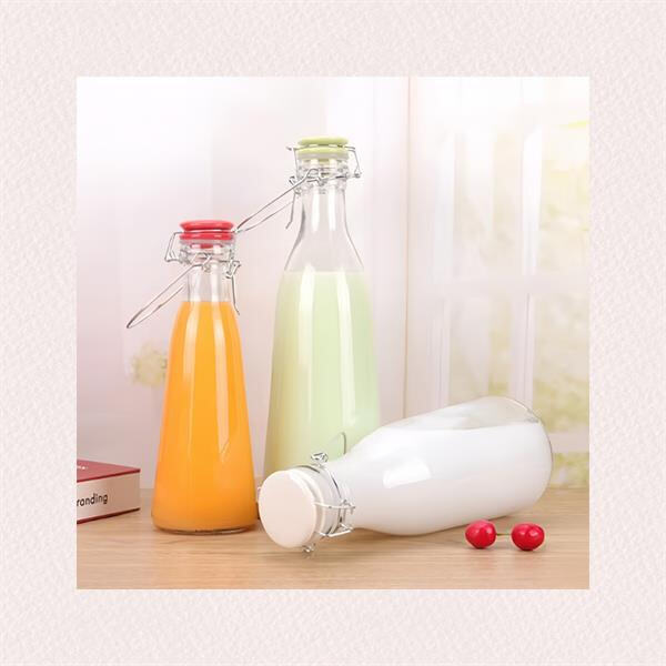 Keep your beverages fresh and spill-proof with our stylish glass bottles and lids