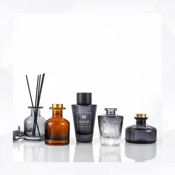The Top Types of Aromatherapy Bottles for Storing and Using Oils