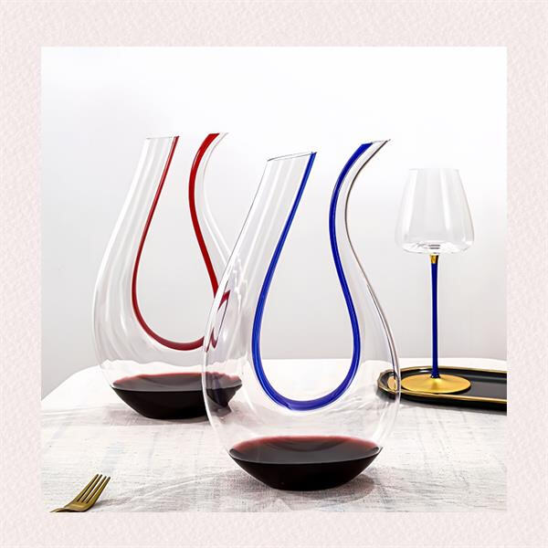 Enjoy a perfect pour every time with a high-quality wine glass decanter se