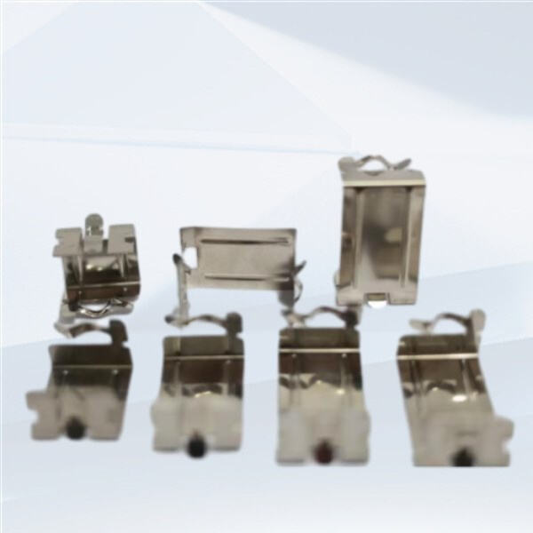 عملية بناء بيت شجري ساخن