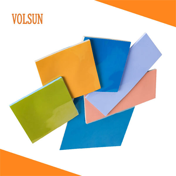 Le matériau en silicone fournit une barrière protectrice entre les composants et les dissipateurs de chaleur, empêchant les dommages causés par les chocs thermiques.