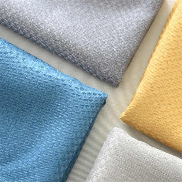 بیانیهای قوی با پارچههای منحصربهفرد طراح پرده ایجاد کنید