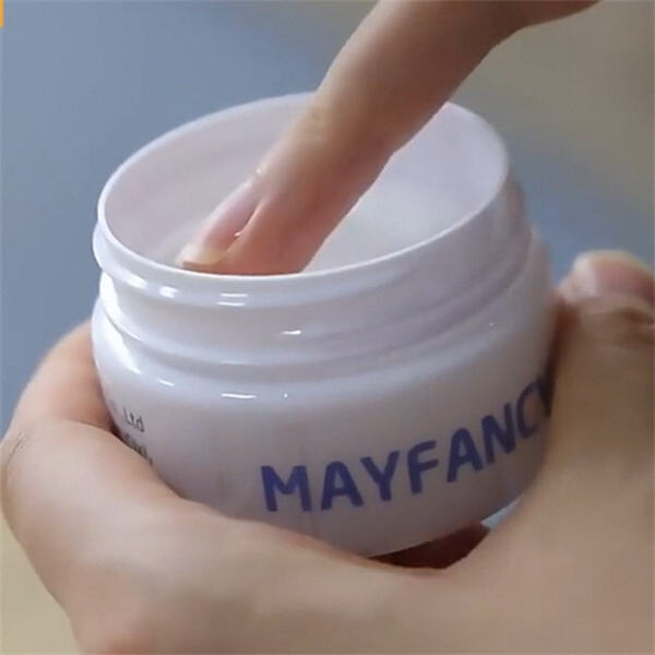 Simplify your skincare routine with a no-fuss moisturizer