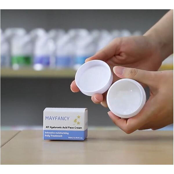 Achieve a healthy, glowing complexion with the right face moisturizer