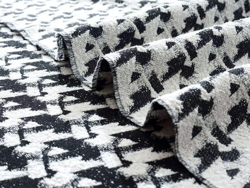 Foulola News：High Grade Jacquard Sofa Fabric - 3 manufacture