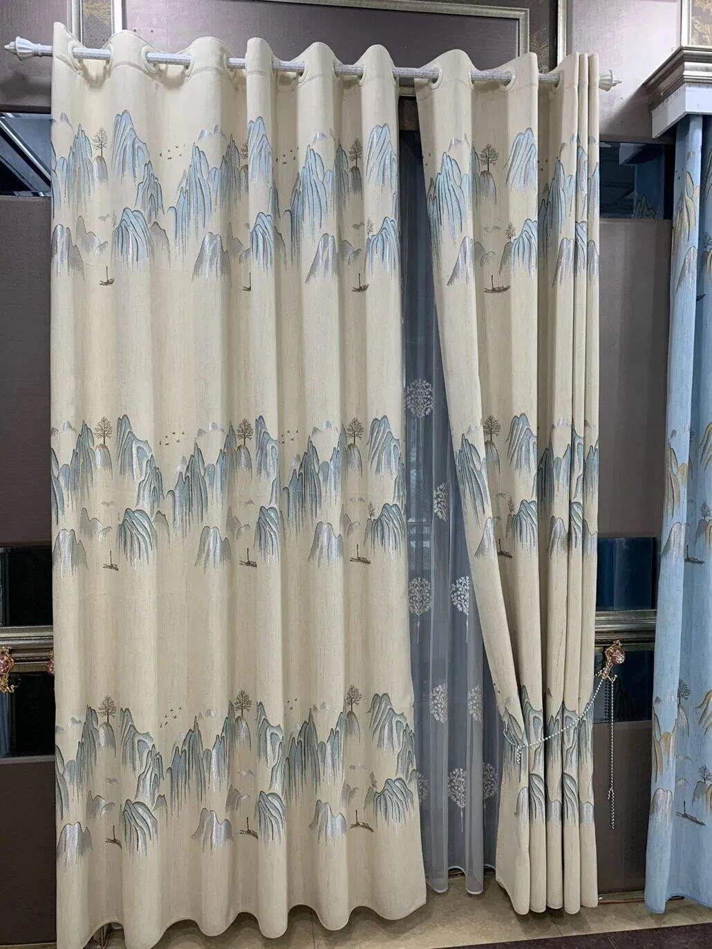Foulola News:2.8m-3.15m Width Blackout Jaquard Curtain Fabric manufacture