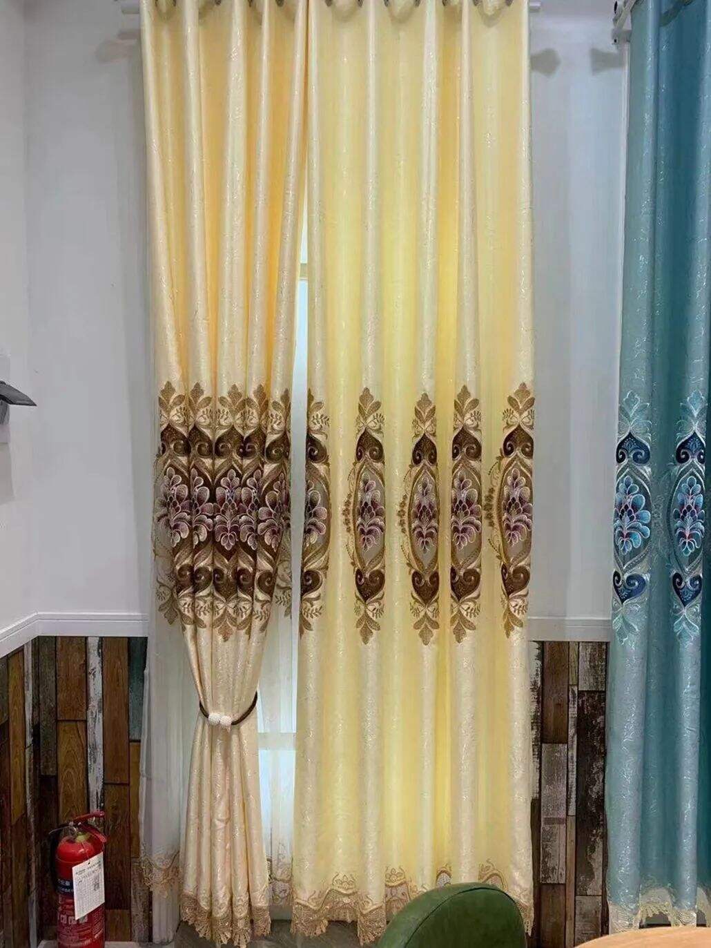 Foulola News: High Grade Embroidery Fabric&Sheer manufacture