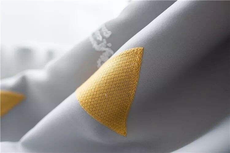 Foulola News: Simple Europe Style Triangle Embroidered details
