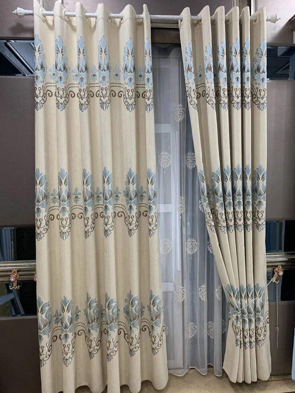 Foulola News:2.8m-3.15m Width Blackout Jaquard Curtain Fabric factory