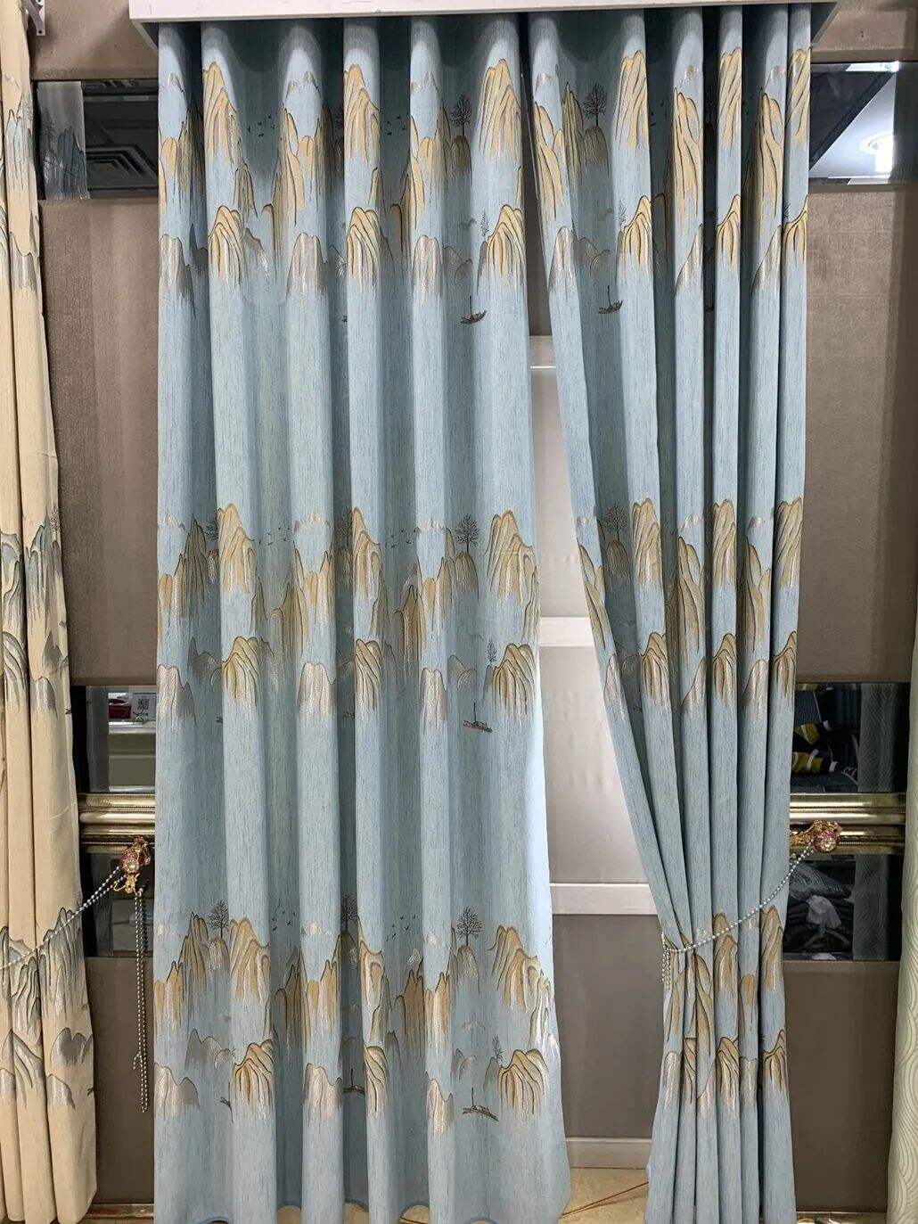 Foulola News:2.8m-3.15m Width Blackout Jaquard Curtain Fabric details