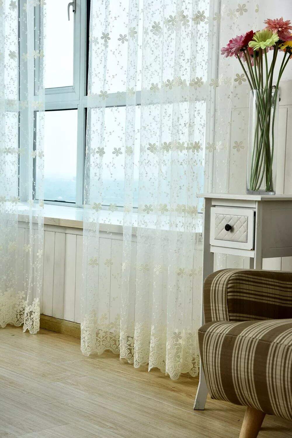 Foulola News: Romatic Flower Embroidered Milk Lace Curtain factory