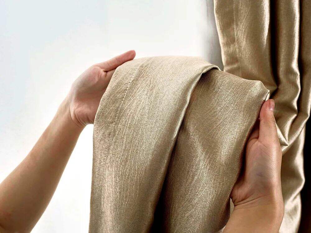 37 Foulola News: 2.8m DY/34# Series, Embossed Linen Style Blackout manufacture