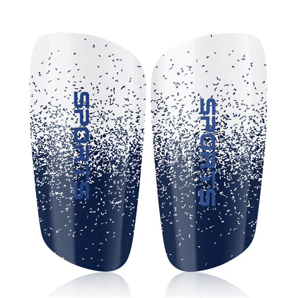 Saha üzerinde güvende olun, genç sporcular için yapılan küçük şin koruyucularımızla.