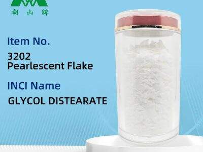 How Does GLYCOL DISTEARATE Create Pearlescent Effects