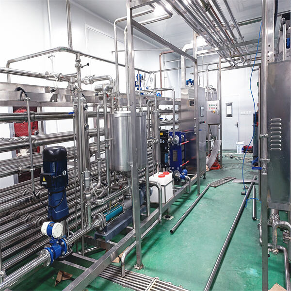 Explore the journey of pineapples from the farm to being bottled as juice in a processing line.