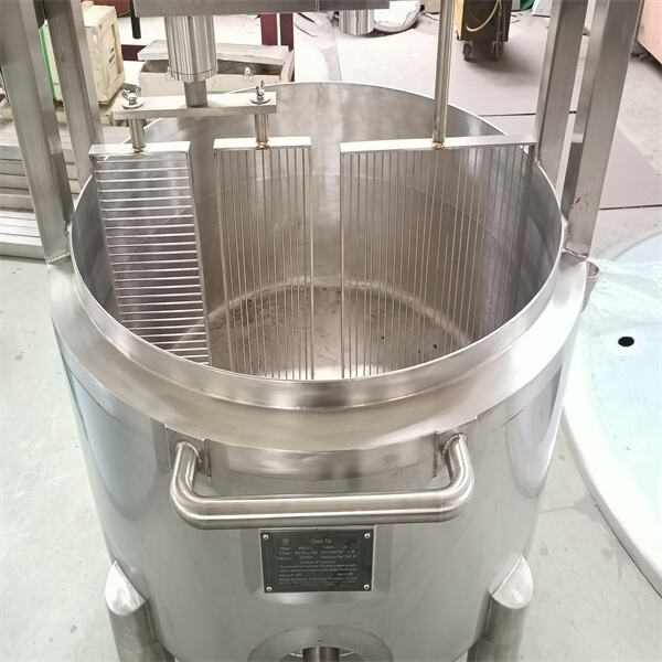 The versatile small cheese vat