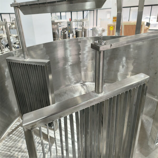 La joie d'une cuve de fromage chaud et fondu