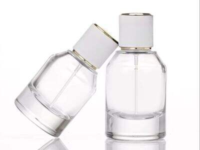 Botol Parfum Kaca vs Plastik: Mana yang Cocok untuk Lini Produk Anda?