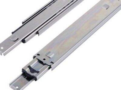 Come installare le guide per cassetti a chiusura morbida con estrazione totale