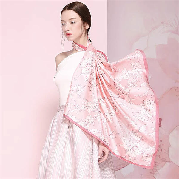 How to tie a silk scarf like a fashion pr