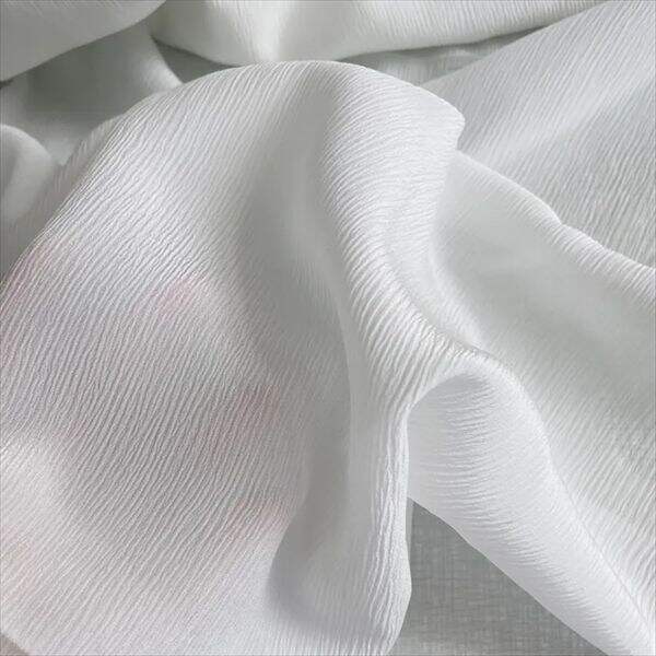 Die Eigenschaften des Seidenchiffon-Stoffs