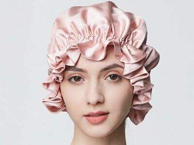 Mệt mỏi vì tóc xơ rối? Một chiếc mũ lụa có thể là khoản đầu tư tuyệt vời nhất của bạn