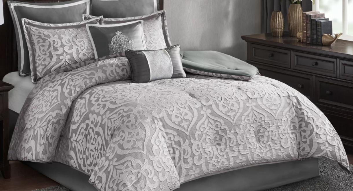 Factory Wholesale Jacquard 8-Piece Reversible King Duvet Cover Bedding Set in Silver supplier